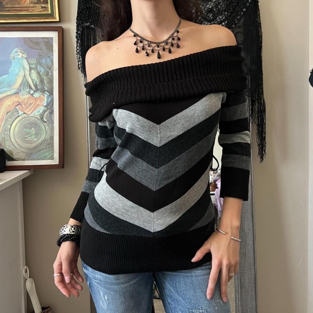 Byer California Off The Shoulder Chevron Striped Sweater Grey Black Y2K Small - Picture 1 of 4
